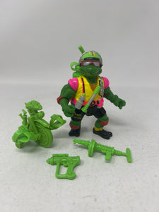 Teenage Mutant Ninja Turtles (TMNT) 1992: Sewer Cycling Raphael