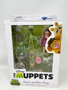 The Muppets “Kermit and Miss Piggy” Action Figures by Diamond Select