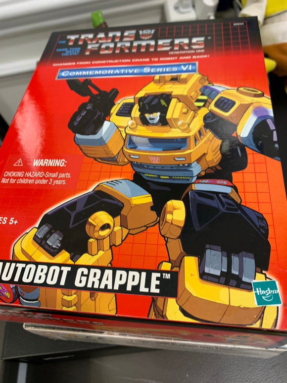 Transformers Commemorative Series VI: Autobot Grapple