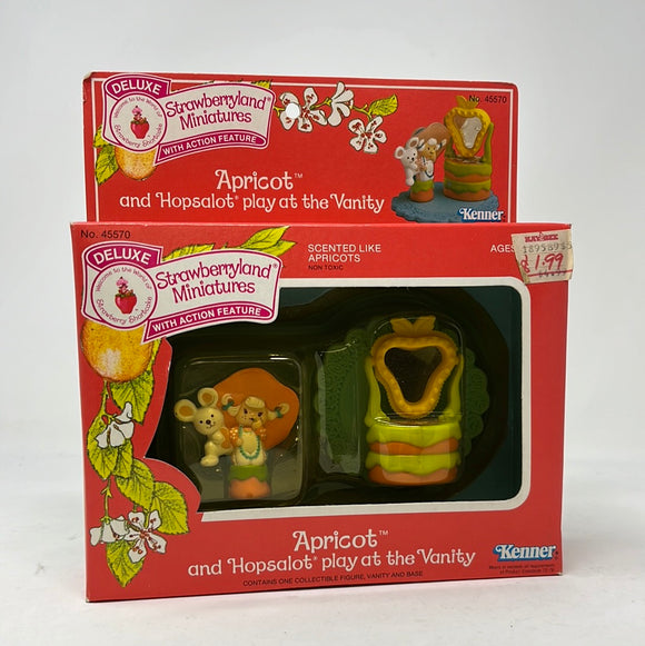 Strawberry Shortcake: Deluxe Strawberryland Miniatures “Apricot and Hopsalot play at the Vanity”